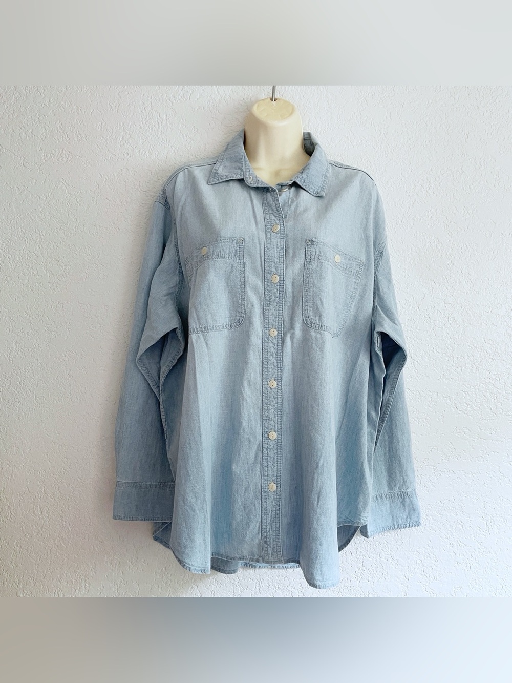 GAP The Big Shirt Light Indigo Denim Button-Up Oversized 5 Medium Cotton Relaxed
